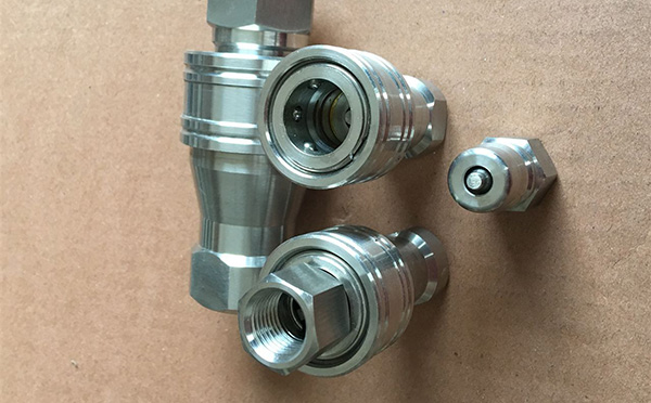 汽車尼龍油管快速接頭價(jià)格